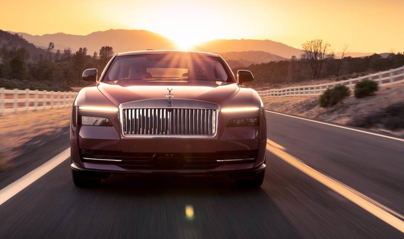 2024-rolls-royce-spectre-EV